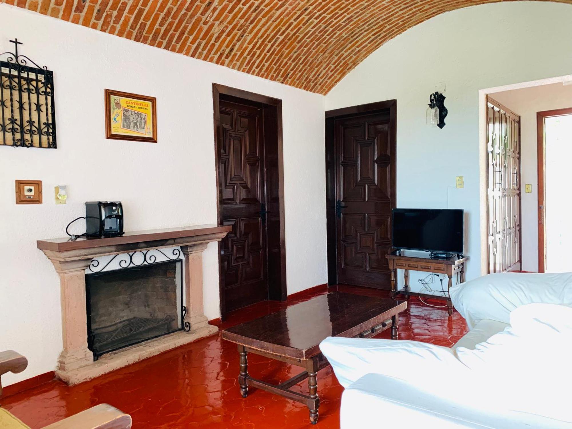 Hotel La Ermita Альенде Экстерьер фото